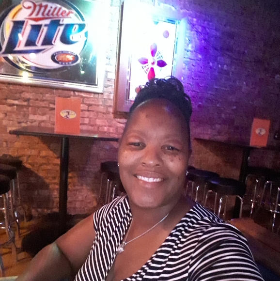 Meet your Posher, Anitra - Picture 2 of 7